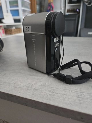 Cámara JVC Everio GZ-MC100 Digital Media