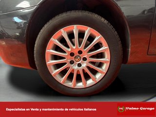 Alfa Romeo 147 1.6 Twin Spark 105 cv 5P Año 2005