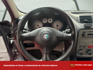 Alfa Romeo 147 1.6 Twin Spark 105 cv 5P Año 2005
