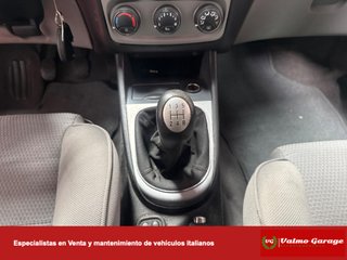 Alfa Romeo 147 1.6 Twin Spark 105 cv 5P Año 2005
