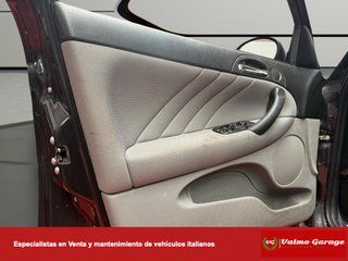 Alfa Romeo 147 1.6 Twin Spark 105 cv 5P Año 2005