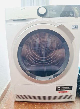 1 Lavatrice e 1 Asciugatrice AEG Serie 8000