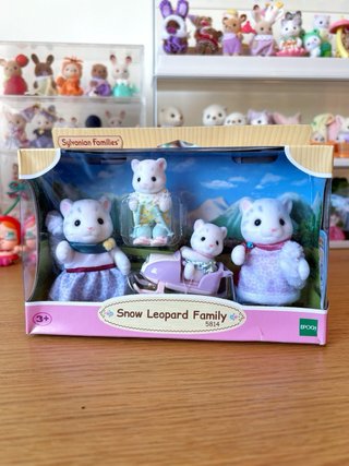 Sylvanian Families Snow Leopard Family