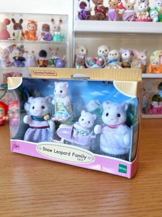 Sylvanian Families Snow Leopard Family