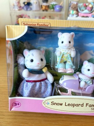 Sylvanian Families Snow Leopard Family