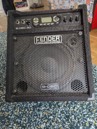 Fender B-DEC 30 Amplificador Bajo 30W