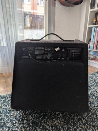 Fender B-DEC 30 Amplificador Bajo 30W