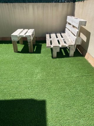 Sofá y mesa de palets de madera