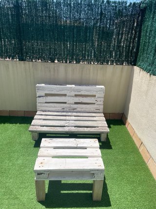 Sofá y mesa de palets de madera