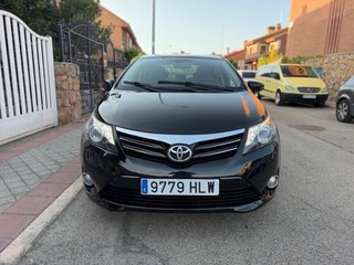 Toyota Avensis 2012