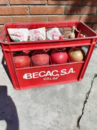 Caja con Sifones Vintage Carbónicas Becac