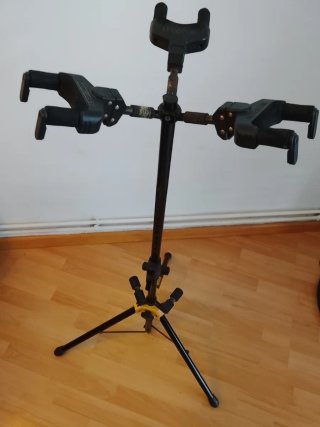 Soporte HERCULES  para 3 instrumentos