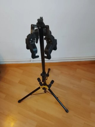 Soporte HERCULES  para 3 instrumentos