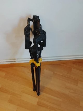 Soporte HERCULES  para 3 instrumentos