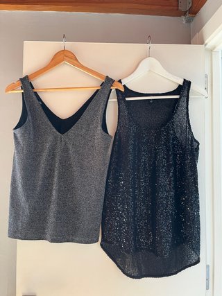 Dos tops brillantes plateado y negro