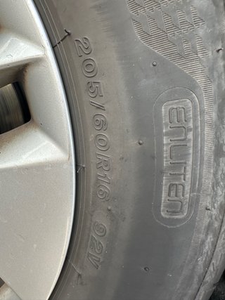 Neumático Bridgestone 205/60R16 92V