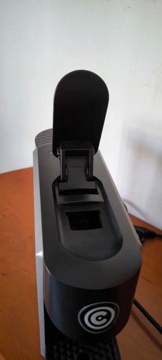 Cafetera Compacta Negra