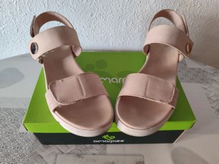 Sandalias de mujer con cuña