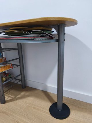 Mesa Alta de Cocina con Estantería