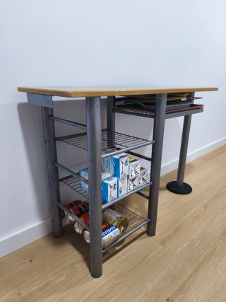 Mesa Alta de Cocina con Estantería