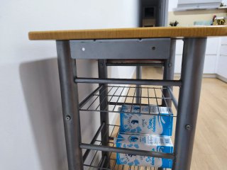 Mesa Alta de Cocina con Estantería