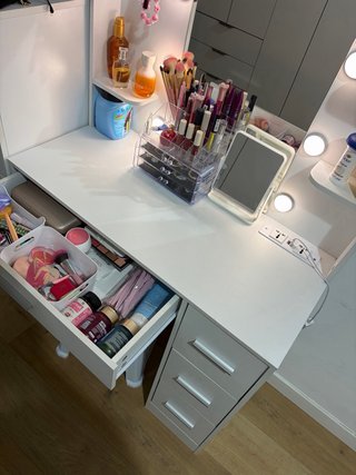 Tocador de Maquillaje con Luces