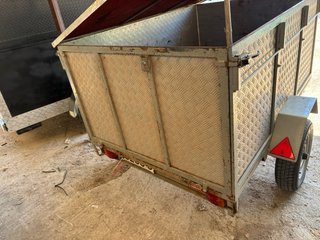 Remolque Cerrado de Aluminio