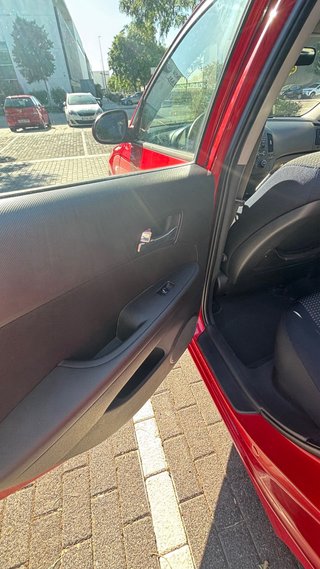 Hyundai i30 Con Garantia de 1 año.