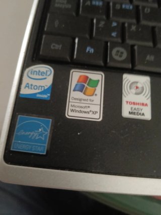 Mini portátil Toshiba negro