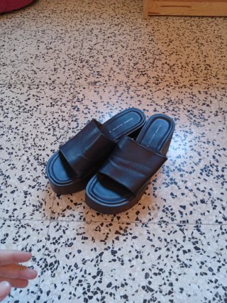 Sandalias plataforma Pull&Bear negras talla 37