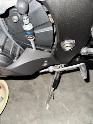 Yamaha R6 Sportbike Negra y Dorada