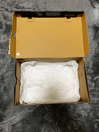 Caja de Zapatillas adidas Negra