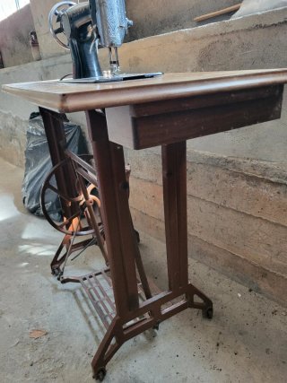 Máquina de coser antigua SIGMA
