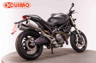 DUCATI MONSTER 696