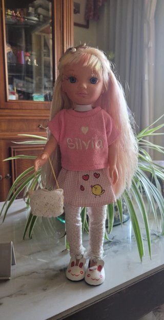 Muñeca Silvia con ropa y accesorios
