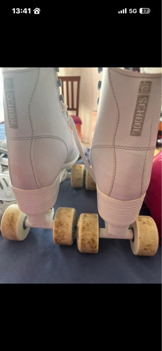 Patines de 4 Ruedas (N.39)con Set de Protecciones