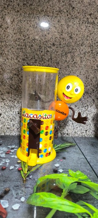 Dispensador Lacasitos Amarillo