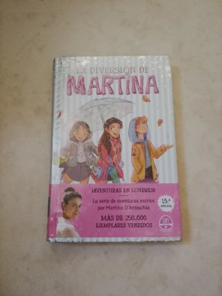Libro de la diversión de martina influenser