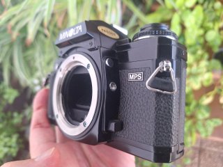 Minolta X-700 con objetivo