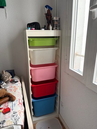 Mueble Almacenaje Ikea. Con cajas incluidas.
