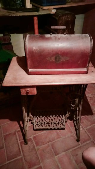 Máquina de coser antigua