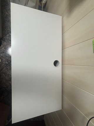 Escritorio IKEA modelo Micke Blanco