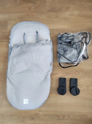 Carrito Cybex Mios con capazo y adaptadores