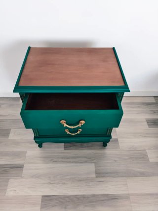 Mesita de Noche de Madera Maciza Restaurada