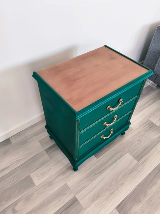 Mesita de Noche de Madera Maciza Restaurada