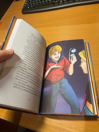 Libro Youtuber EXI: “Bienvenidos a glitch city”