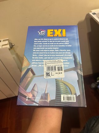 Libro Youtuber EXI: “Bienvenidos a glitch city”
