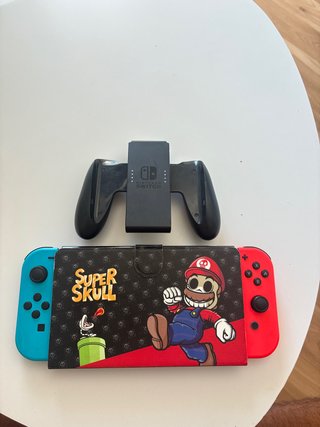 Nintendo Switch con Mando y Funda