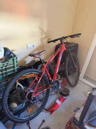 Bicicleta de montaña RACER roja