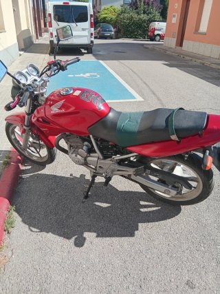 Honda CBF 250 Roja